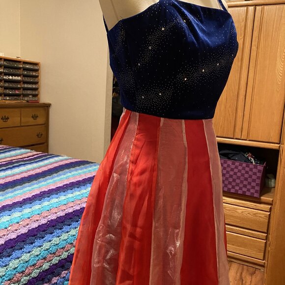 #26-27) Evening Gown: Star Spangled Elegance - Picture 1 of 6